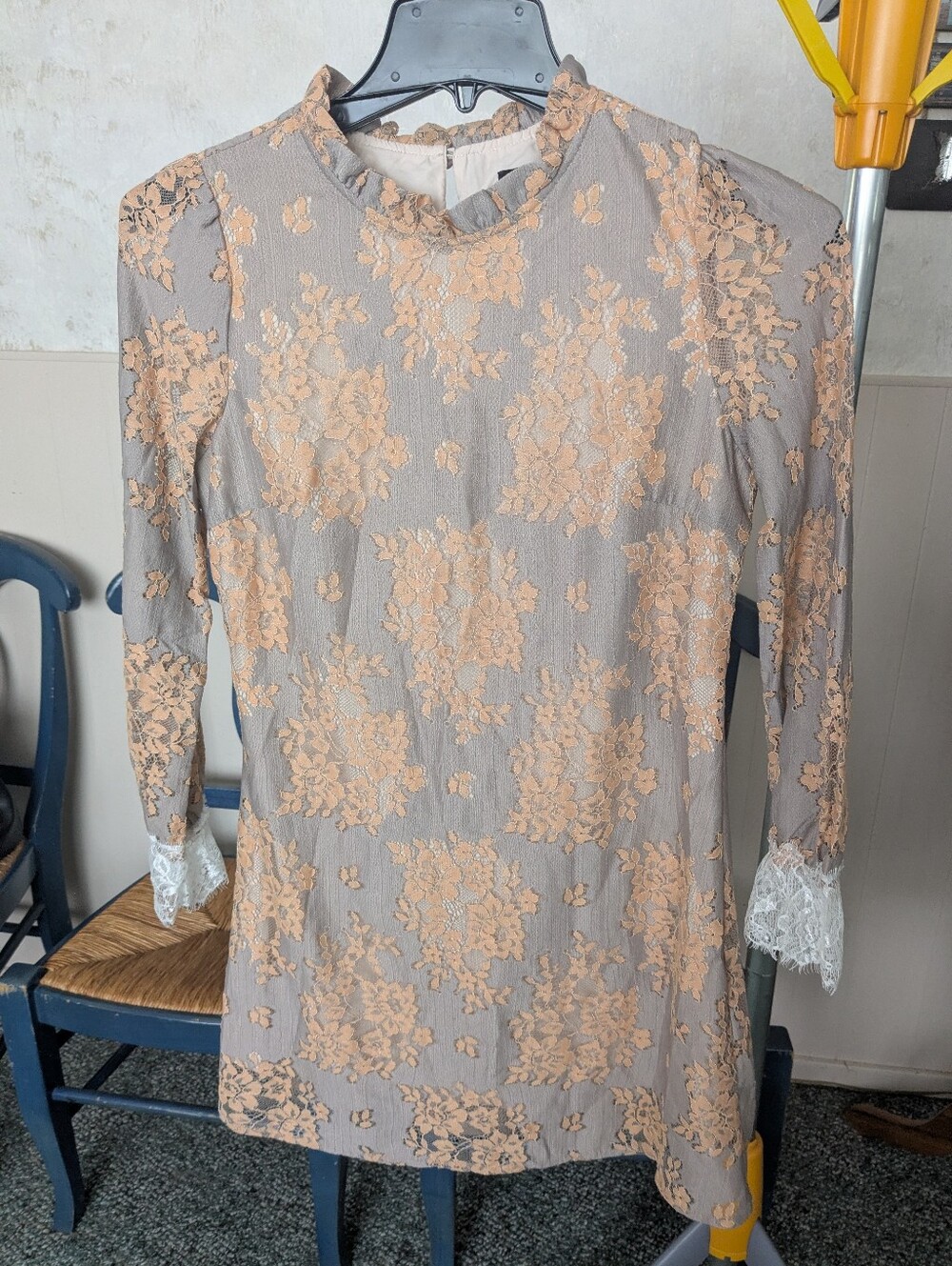 ALLEGRA K Lace Baby Doll Dress, Taupe & Peach w/Ruffle Neck Detail,Sz S, NWOT!!!